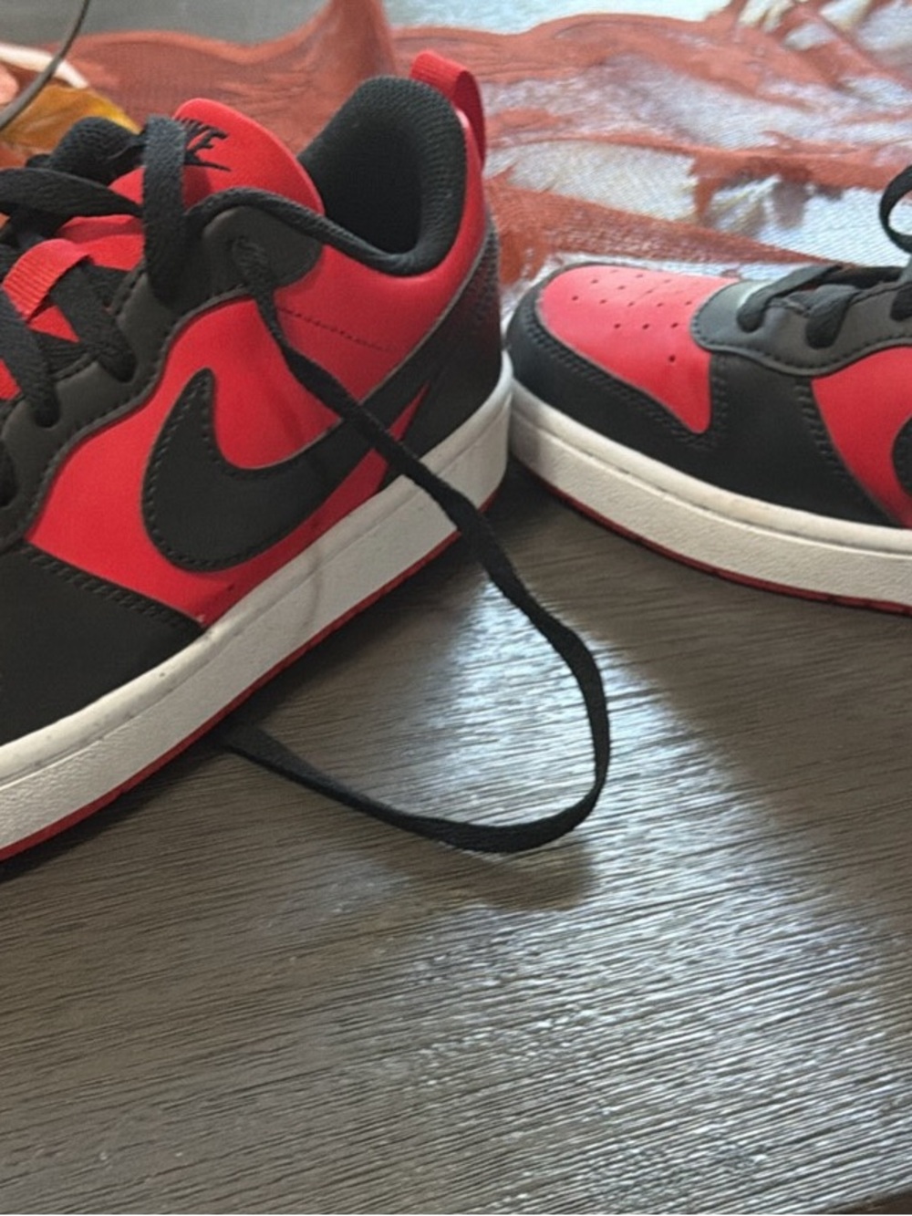 Nike Kids Black and Red Low-Top Sneakers